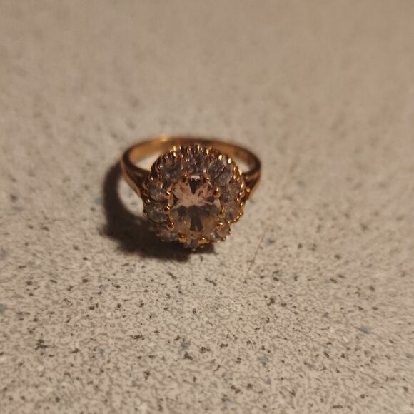 Elegant Gold and Silver Tone Women's Ring, Size 9 - Picture 1 of 3
